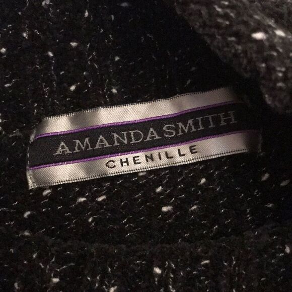 Black and white sweater - Picture 3 of 5